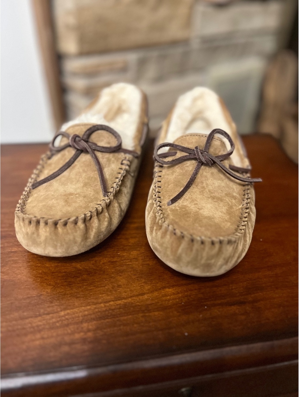 UGG Women's Dakota Moccasin Slippers - Chestnut Suede Size 8